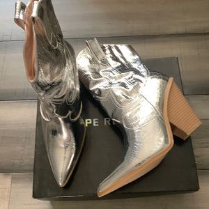 Gently Worn - Silver Cowboy Calf Boots